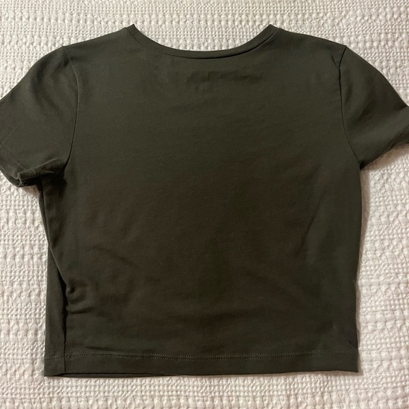 Set of cropped tees wild fable size small (olive green and maroon/red) - Picture 4 of 11